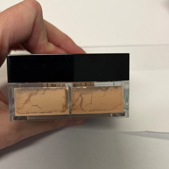 Givenchy Prisme Libre in 4 in 1 Harmony in Mousseline Acidulee - Picture 6 of 6